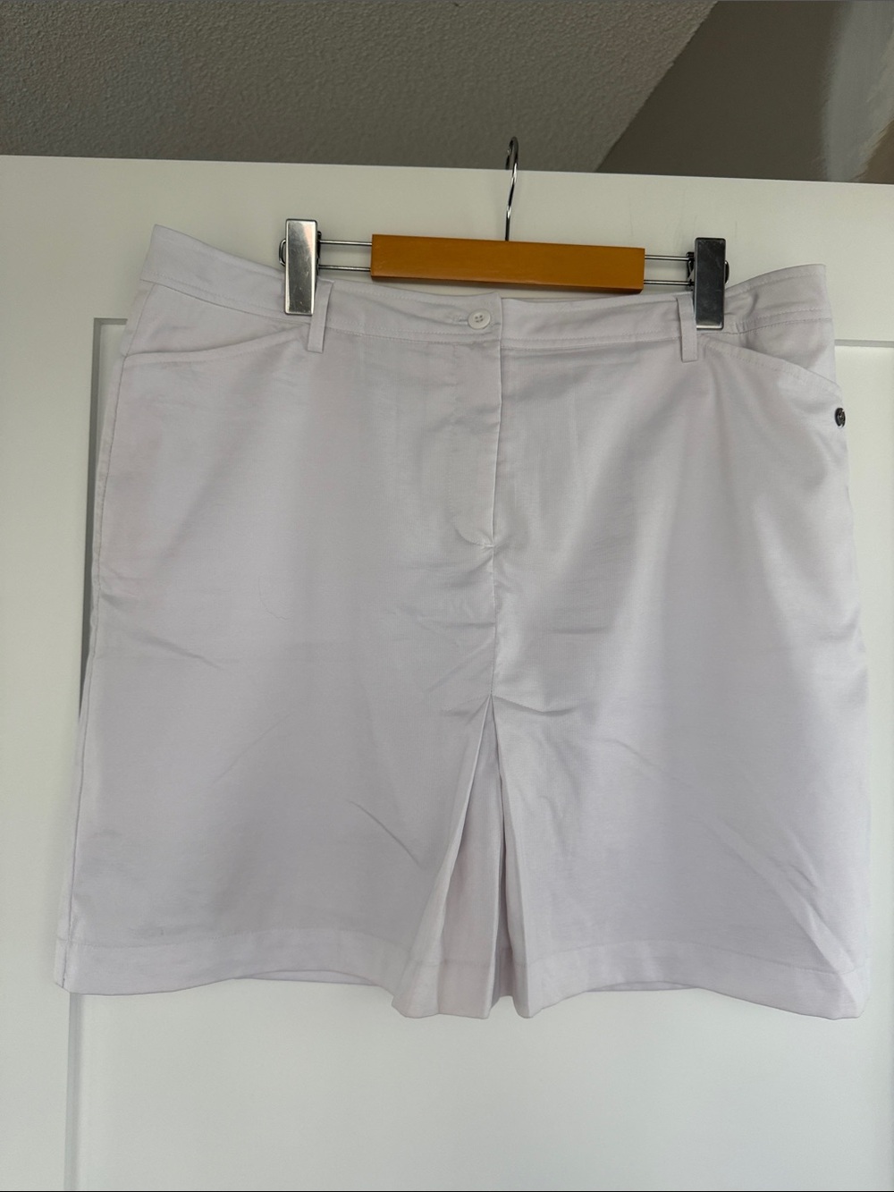 Classic White Pleated Front Skort with Clean Waistband